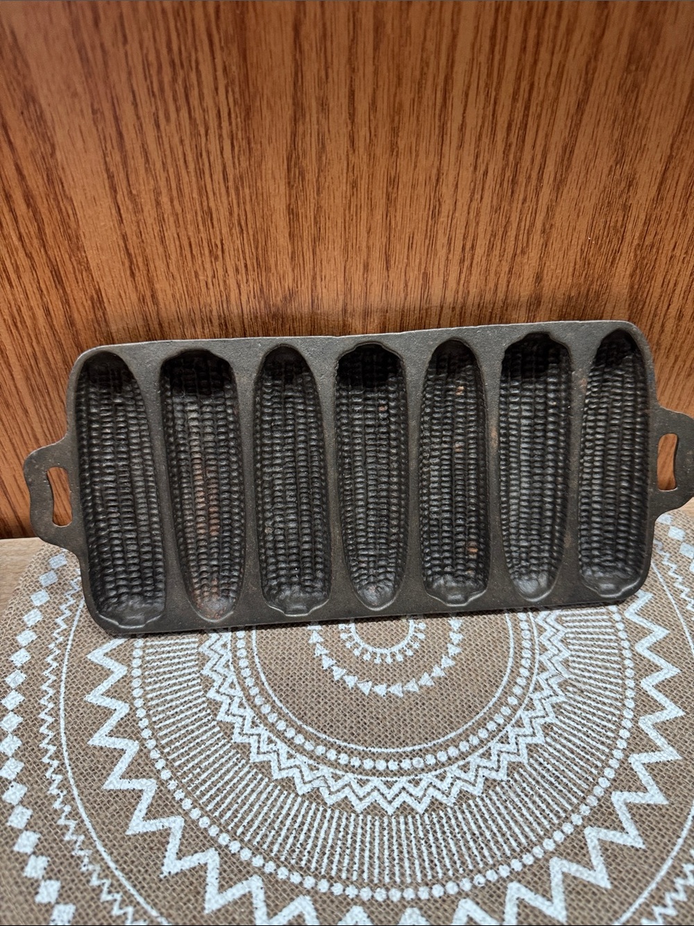VTG Crusty 7 Corn Cob Bread Cast Iron Pan - Farmhouse Rustic Primitive Black